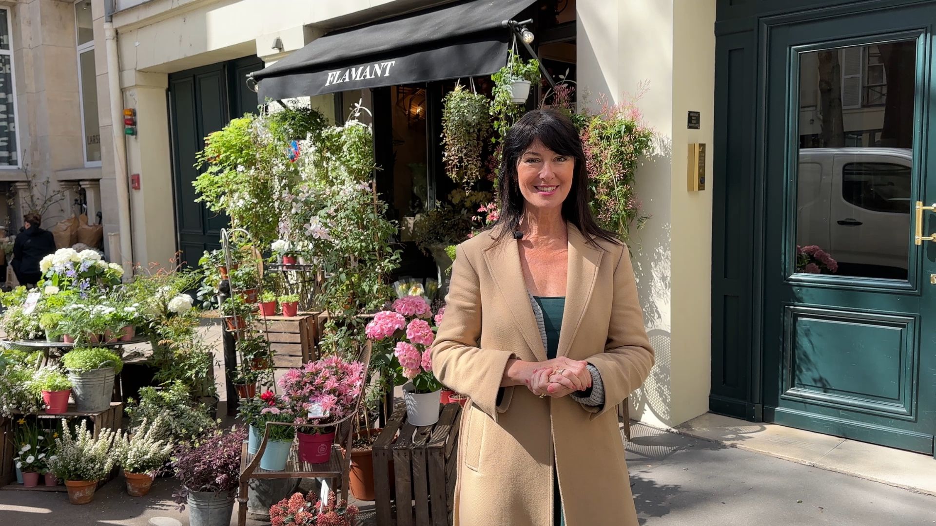 La Vie Debi Lilly – Paris Blooms, S1Ep5